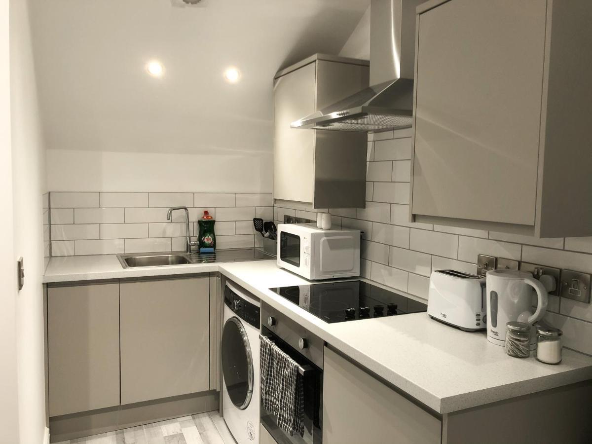 10Min To City - Free Parking - Private Studio - Contractor Friendly Manchester Exteriér fotografie