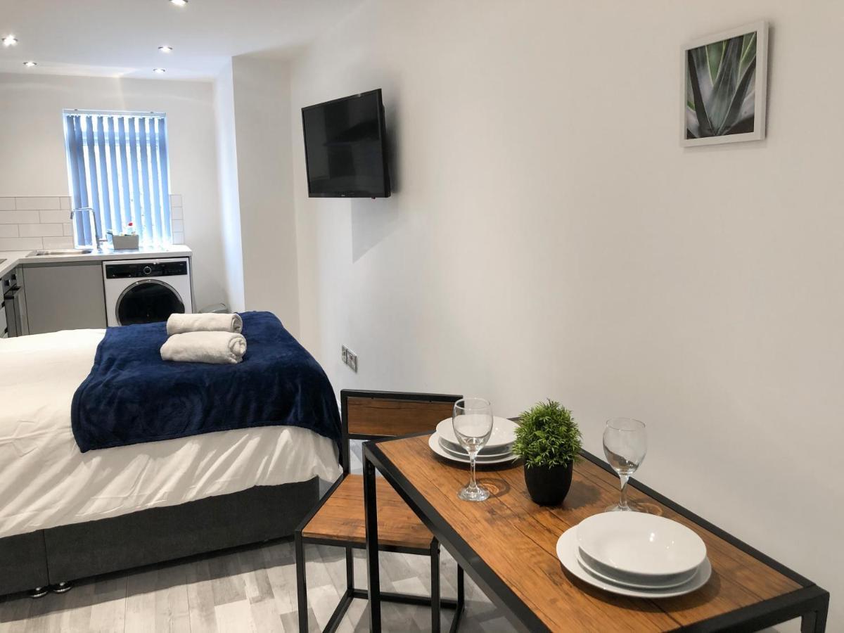 10Min To City - Free Parking - Private Studio - Contractor Friendly Manchester Exteriér fotografie