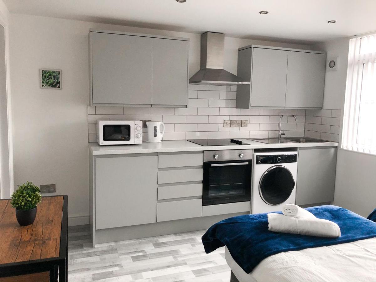 10Min To City - Free Parking - Private Studio - Contractor Friendly Manchester Exteriér fotografie