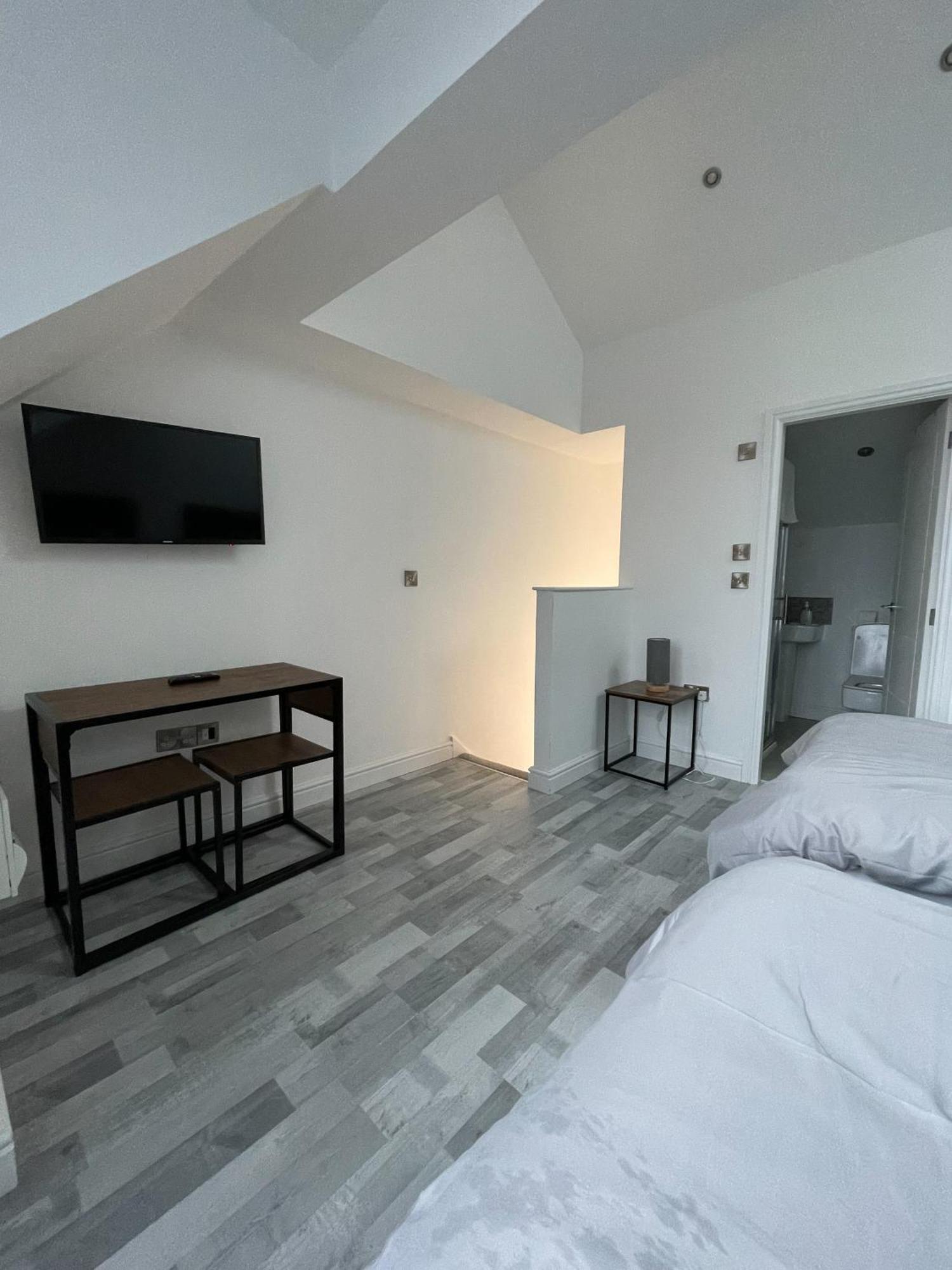 10Min To City - Free Parking - Private Studio - Contractor Friendly Manchester Exteriér fotografie